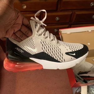 Nike Air Max 270 size 6.5 big kids